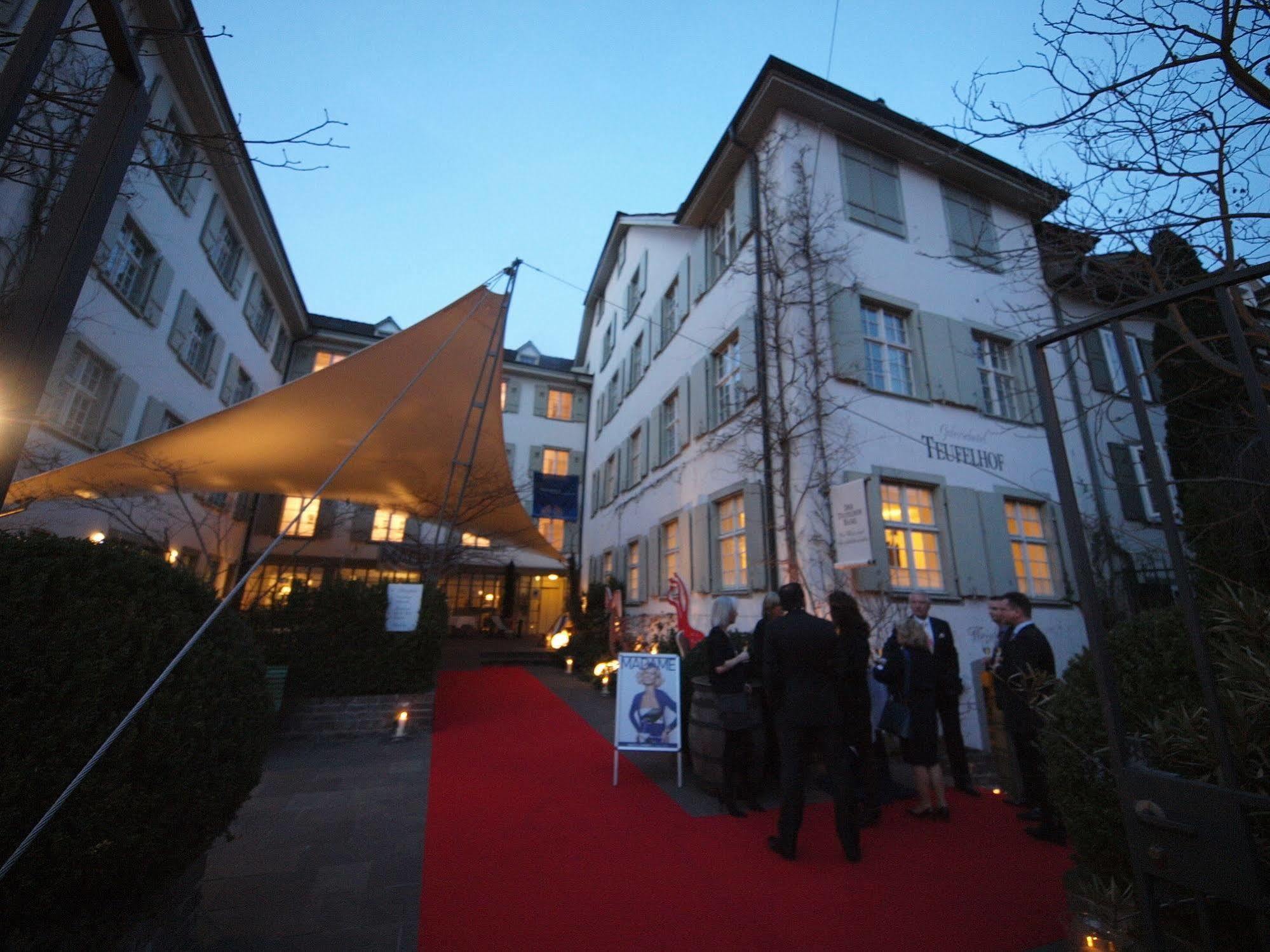 Hotel Gast - Und Kulturhaus Der Teufelhof Basilea Exterior foto